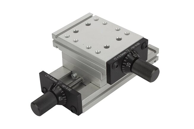 Befestigungsschrauben für Kreuztischmontage