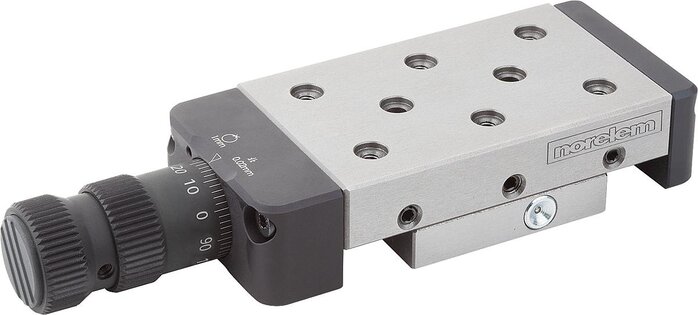 Schwalbenschwanz-Schlittenführungen mit Mikrometerspindel und Positionierbohrungen