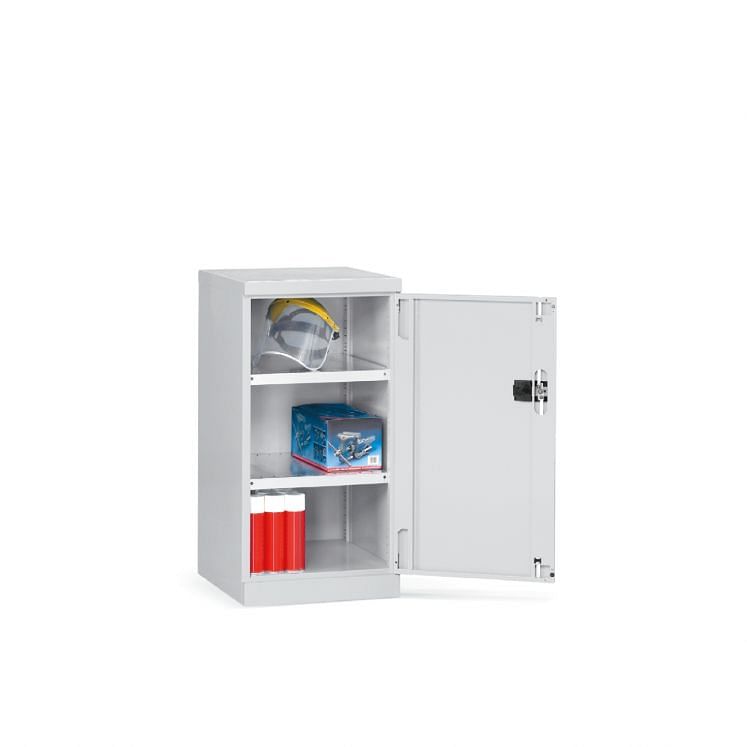 ARMÁRIO COM PORTAS DOBRADIÇAS P3110